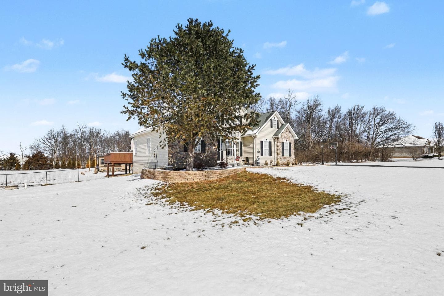 240 Amanda Drive photo 40