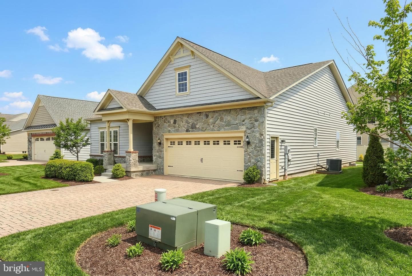 221 Savannah Drive photo 4