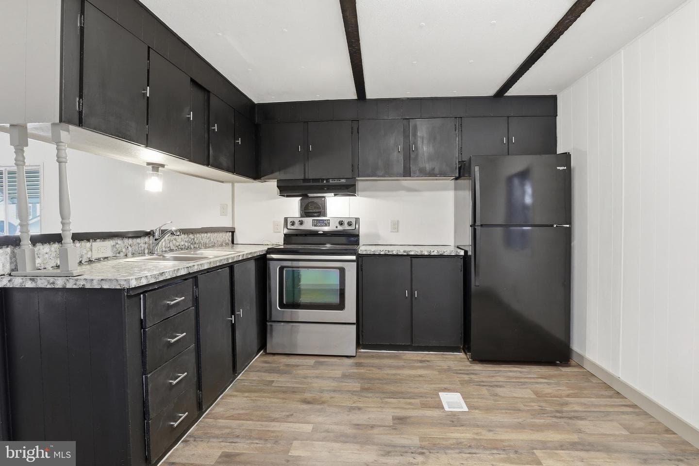55 Walker Avenue photo 8