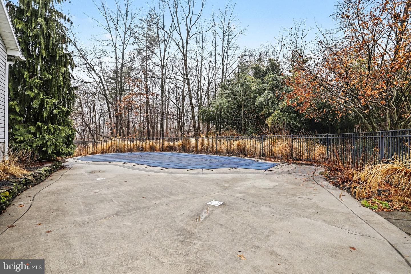 75 Longview Boulevard photo 34