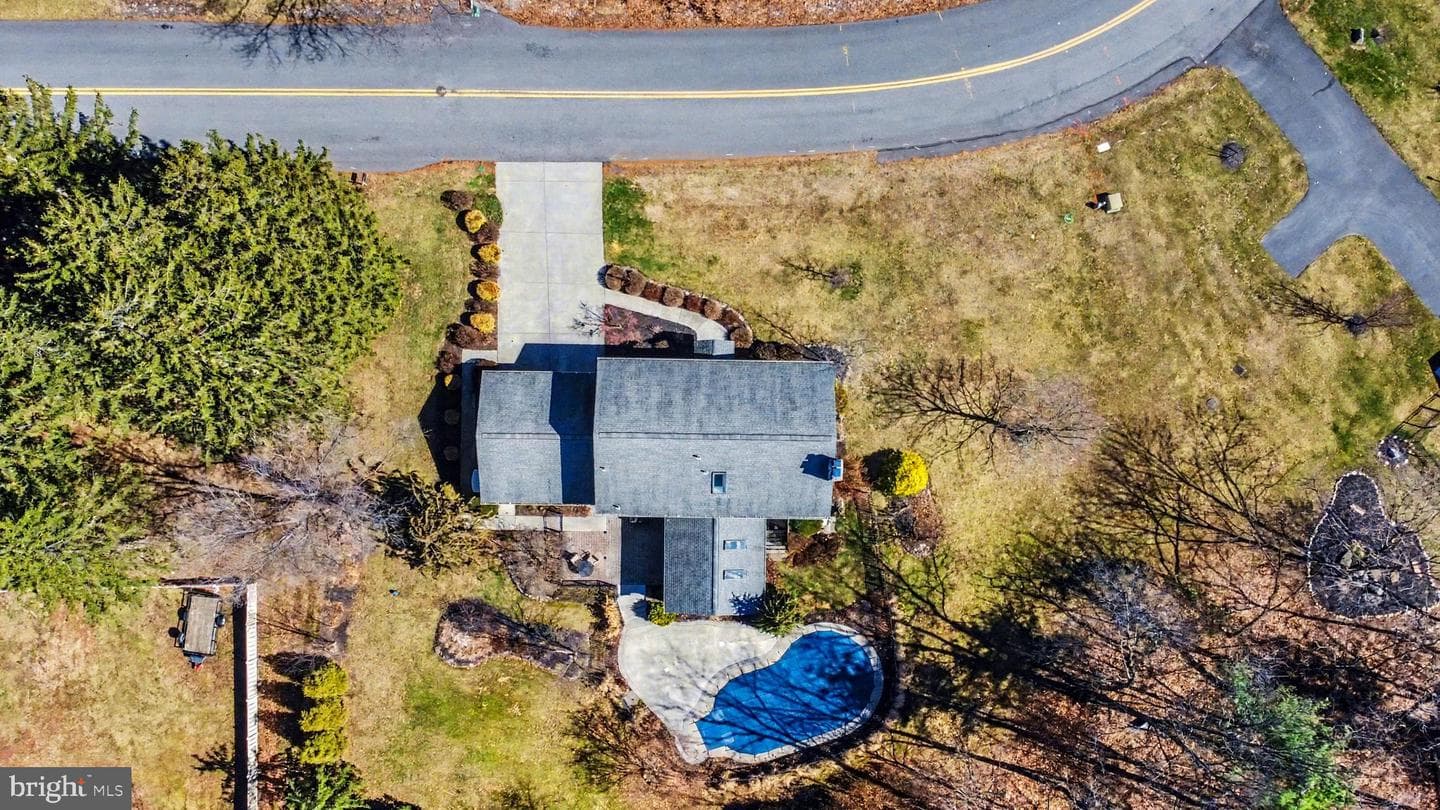 75 Longview Boulevard photo 39