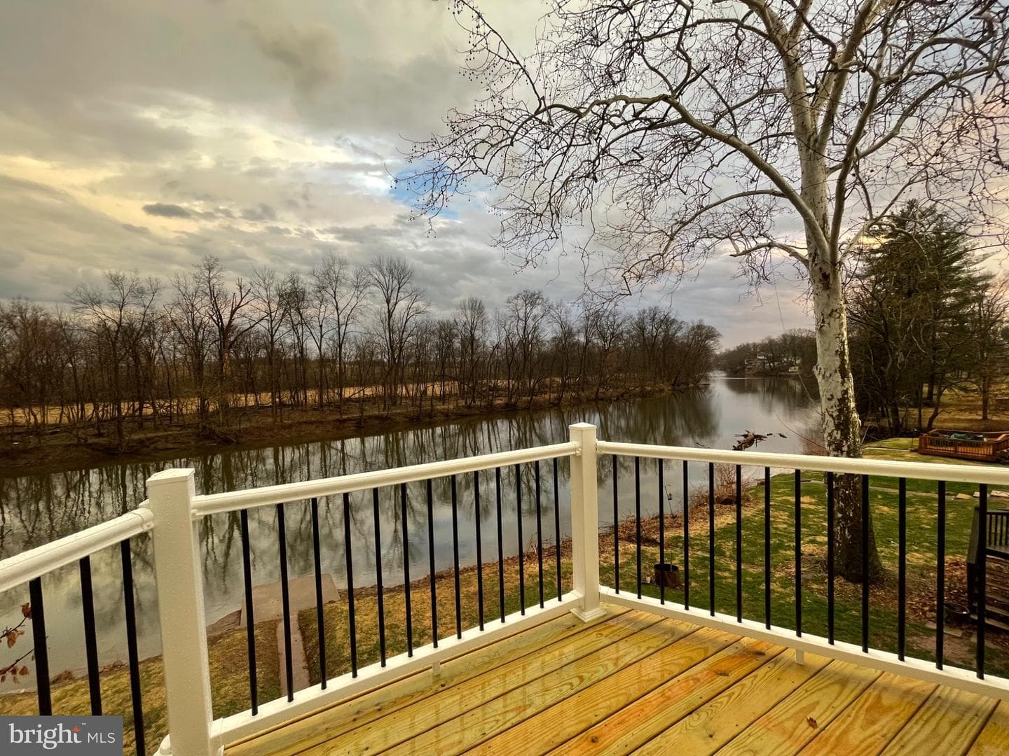 1166 N Browns Dam Drive photo 2