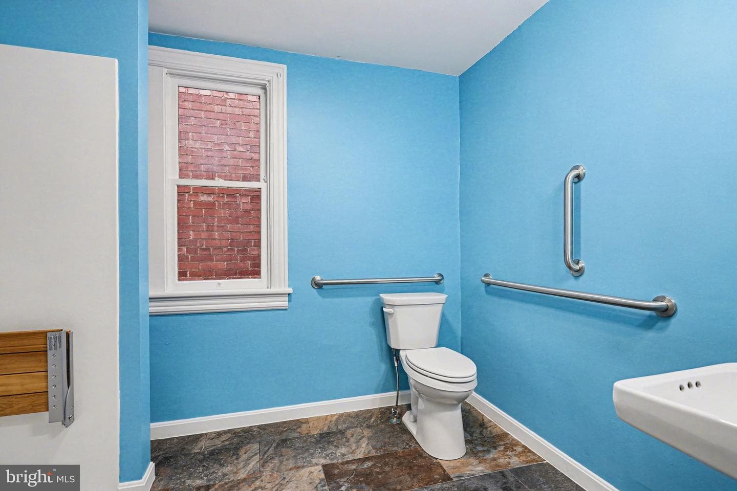 217 Baltimore Street photo 13
