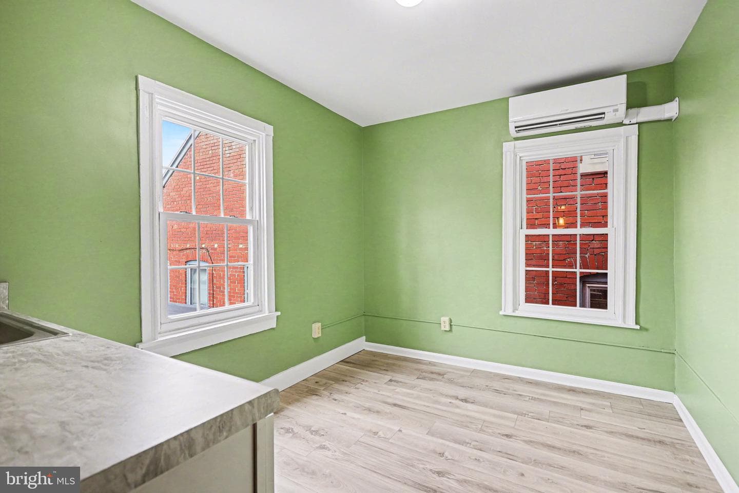 217 Baltimore Street photo 28