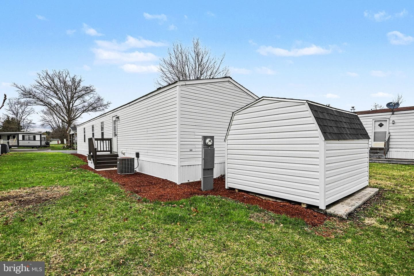 31 Davis Avenue photo 25