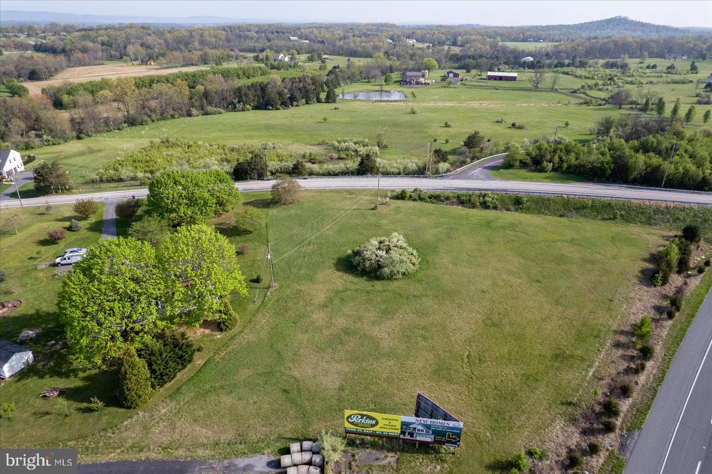 680 Barlow-Greenmount Road photo 4