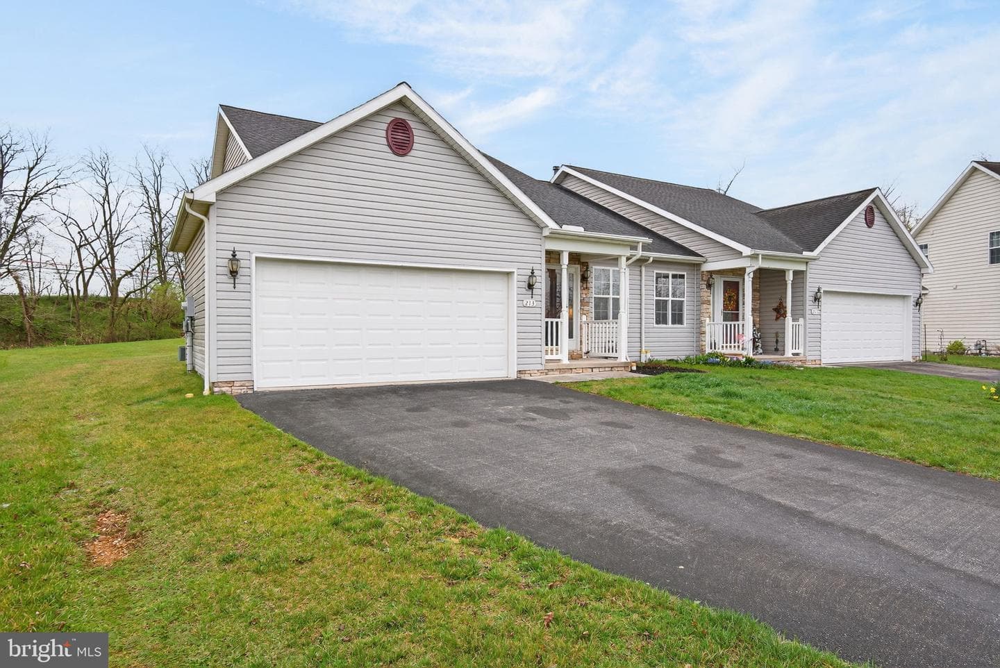 213 Maple Drive photo 2
