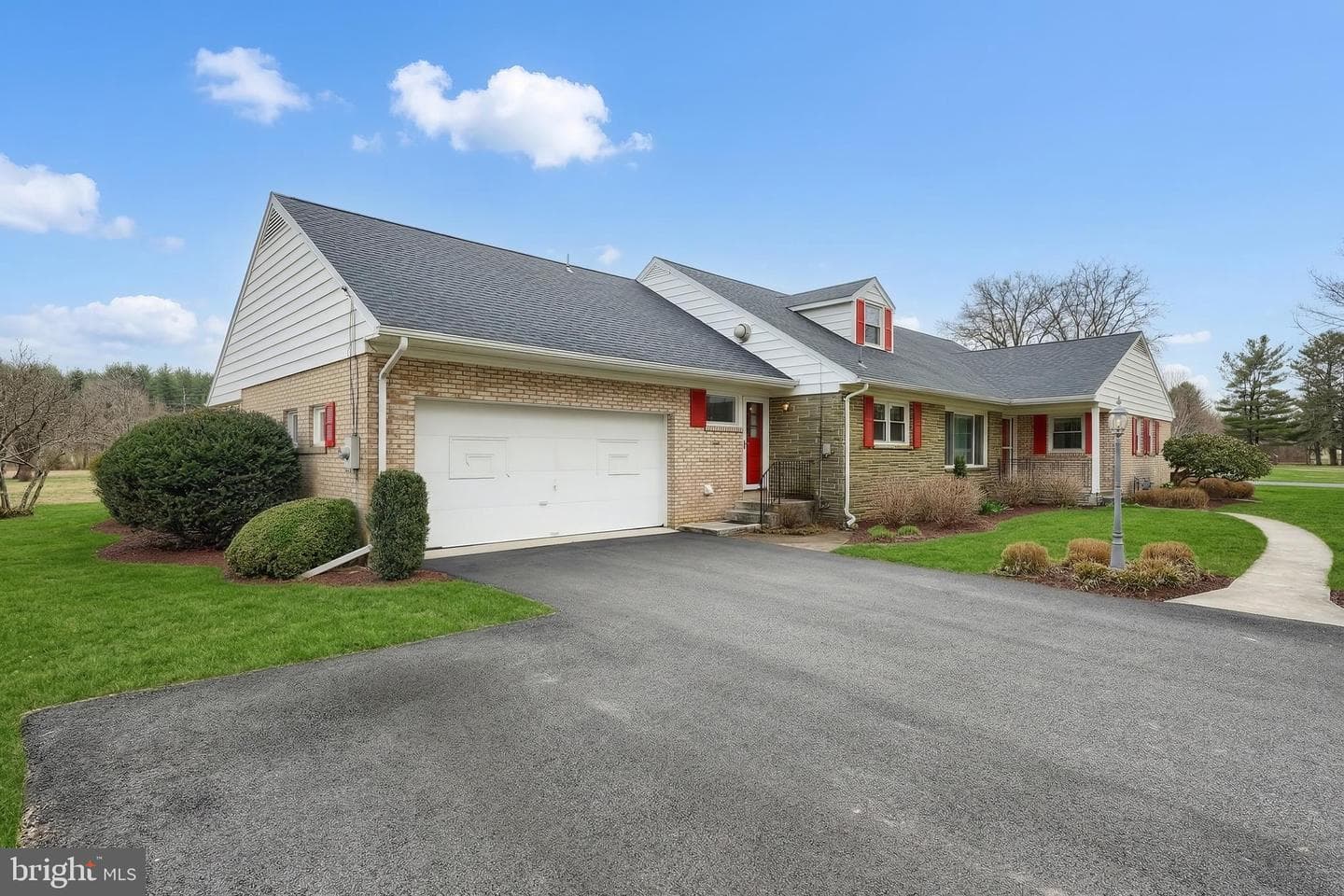 290 Country Club Lane photo 3