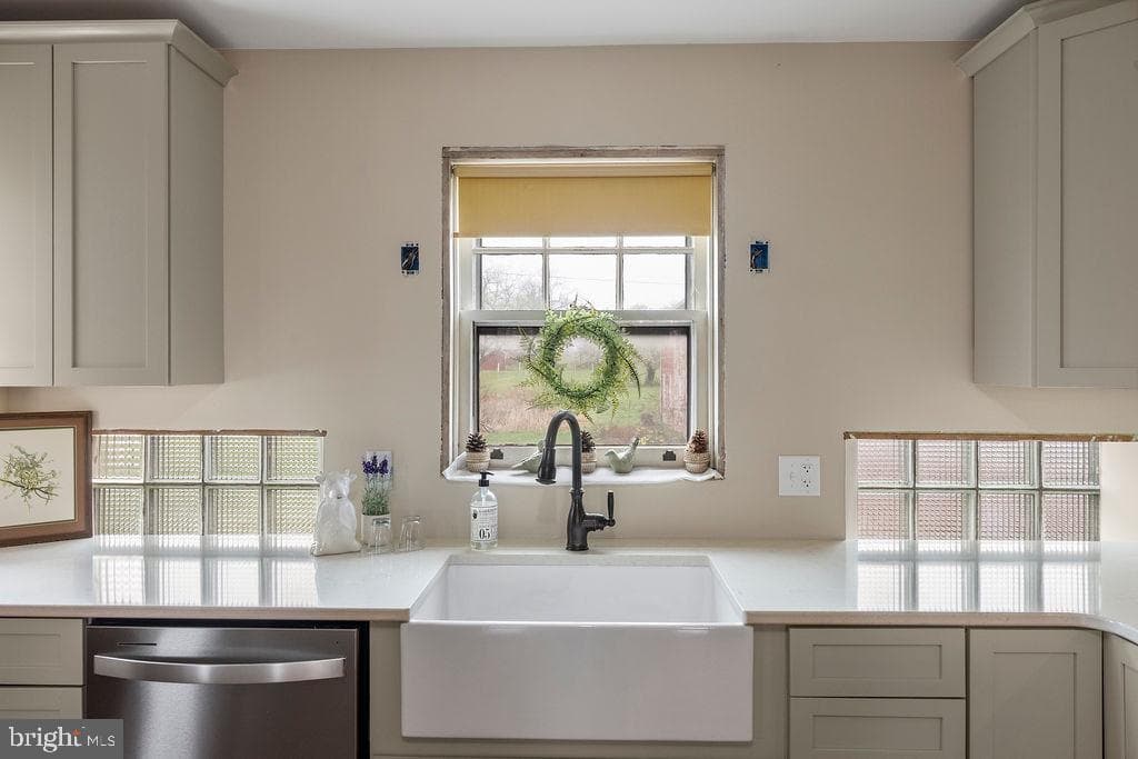 2085 Harney Road photo 13