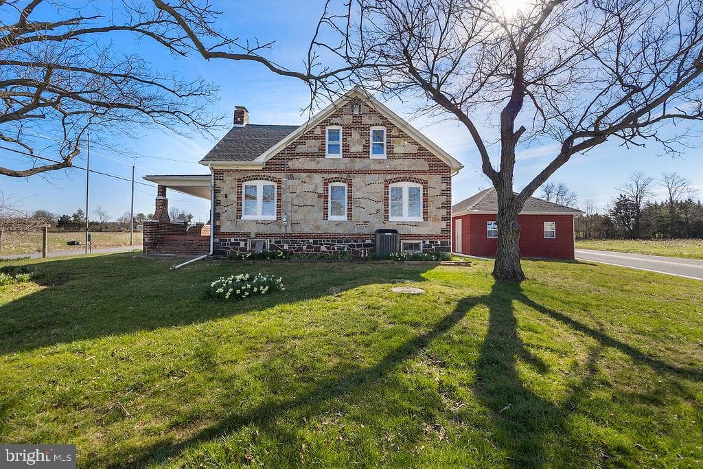 2085 Harney Road photo 42