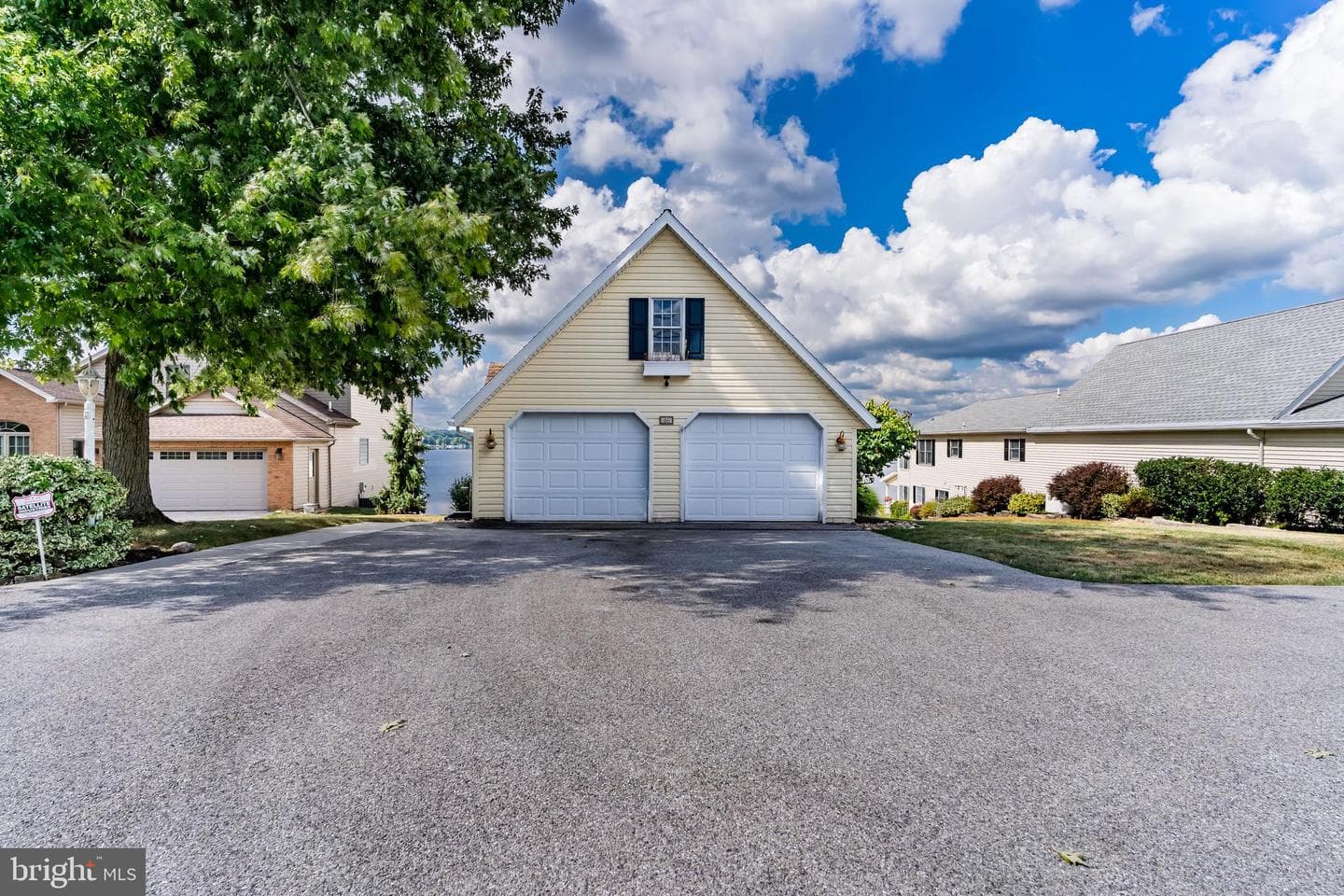 46 Lake Meade Drive photo 3
