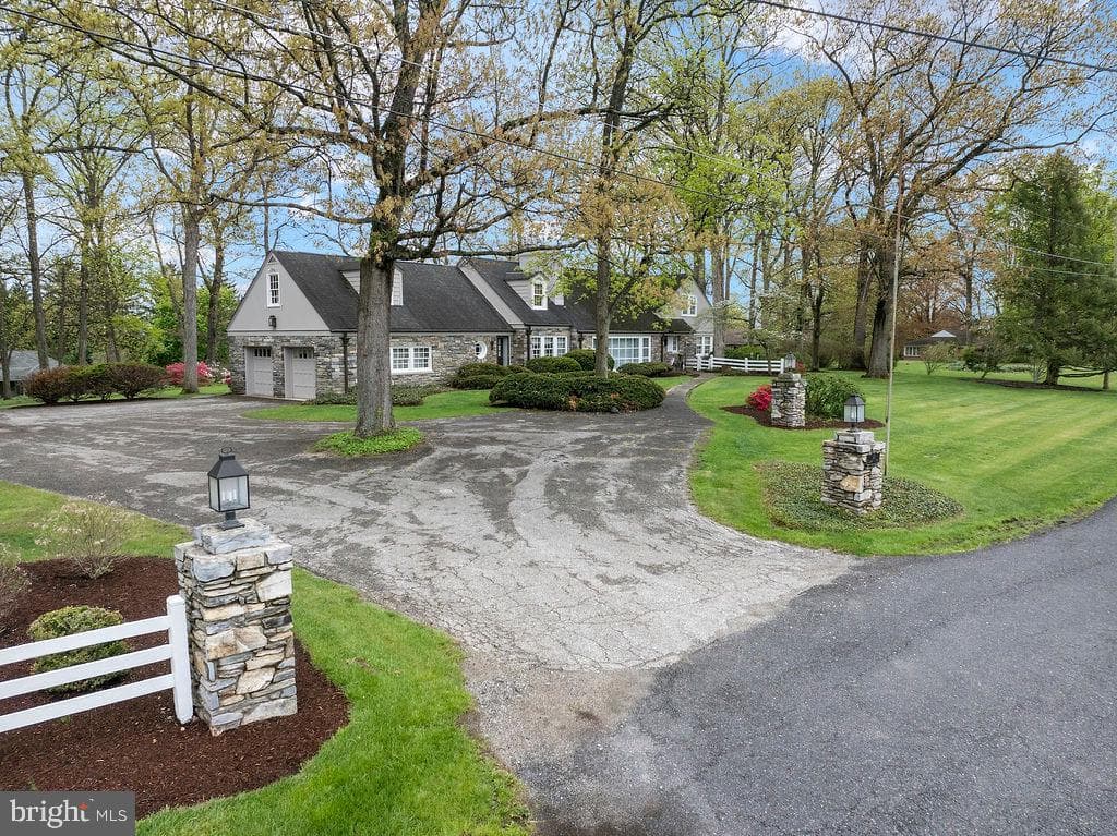 30 Longview Drive photo 4