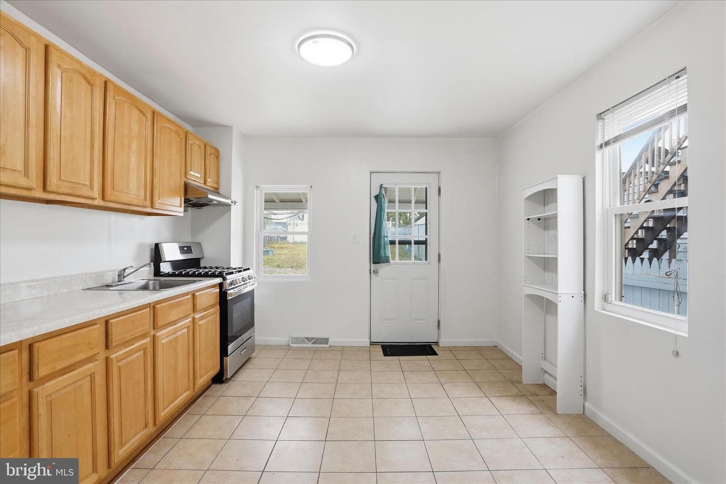 244 S Washington Street photo 11