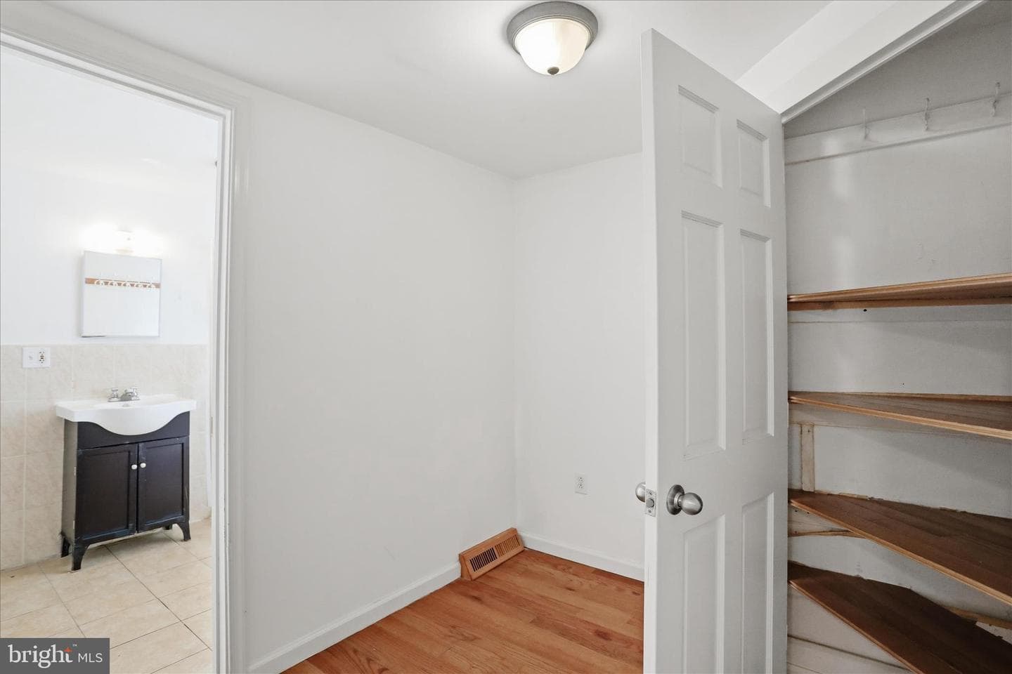 244 S Washington Street photo 27