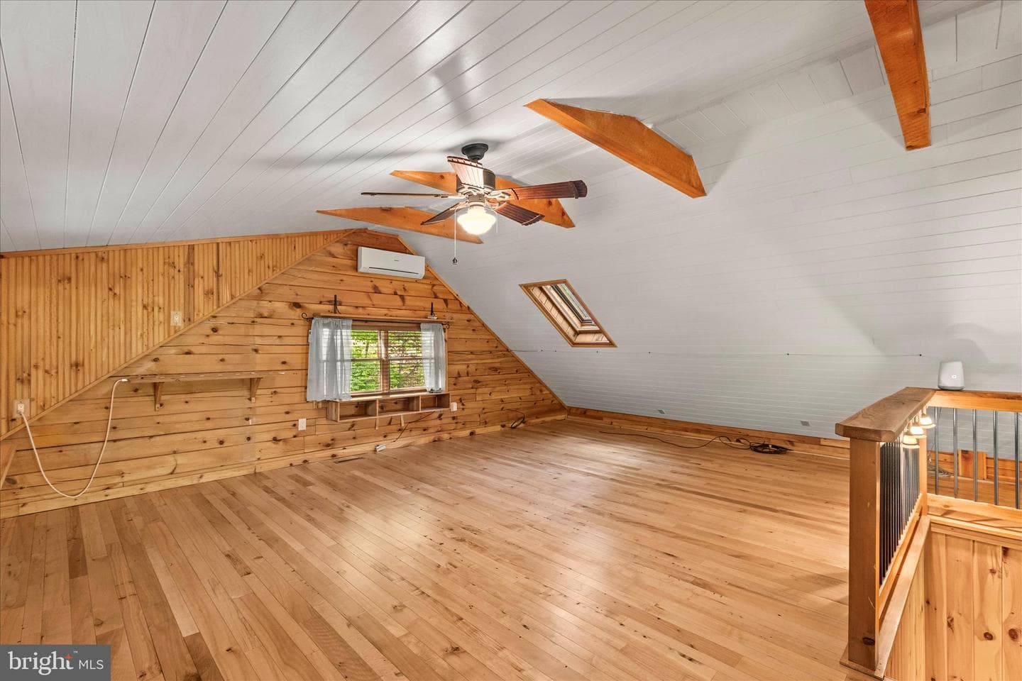 166 Woodview Road photo 32