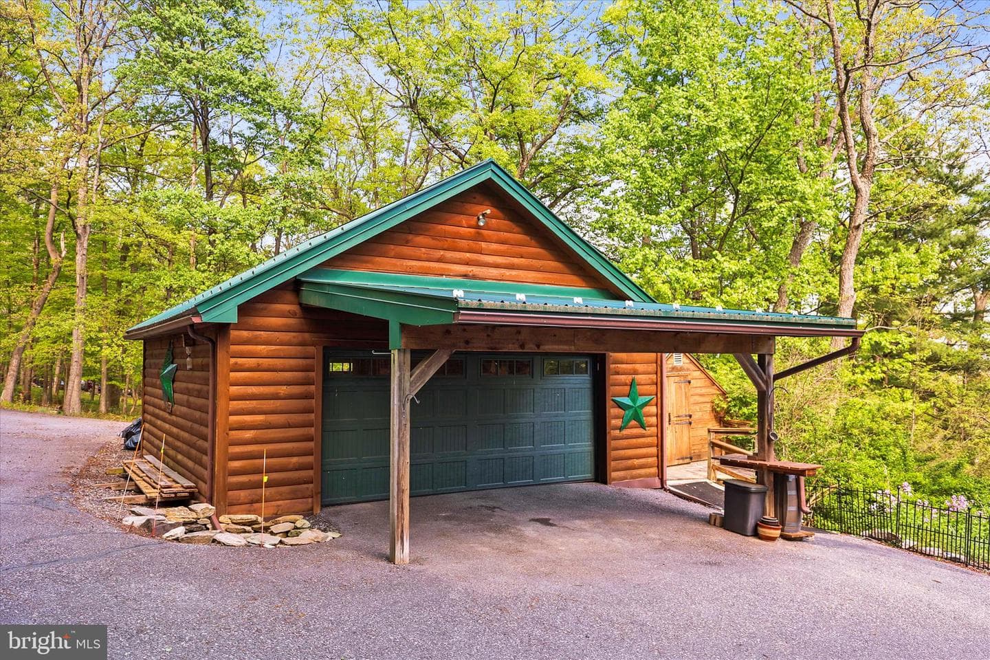 166 Woodview Road photo 57