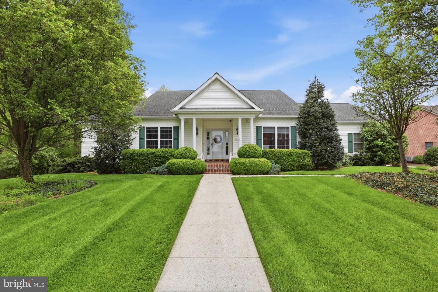 33 Warm Breeze Court photo 4