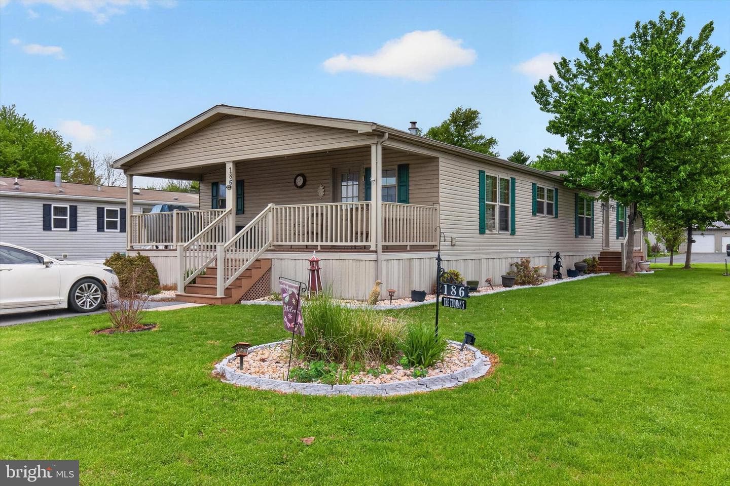 186 Goldcrest Circle photo 1