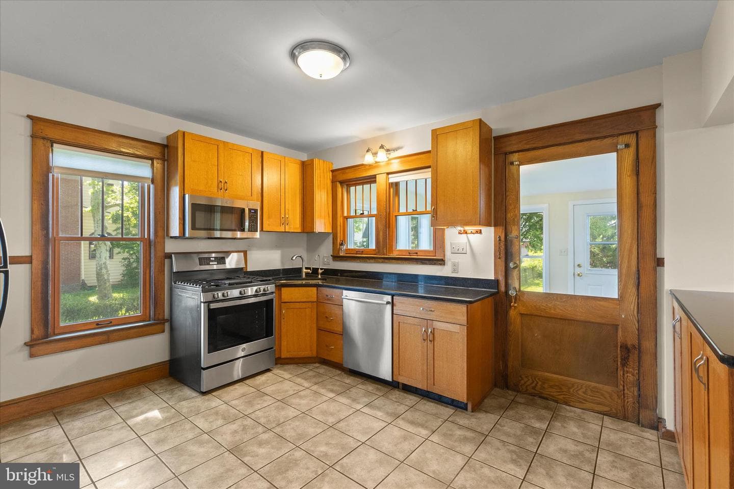205 Hanover Street photo 25