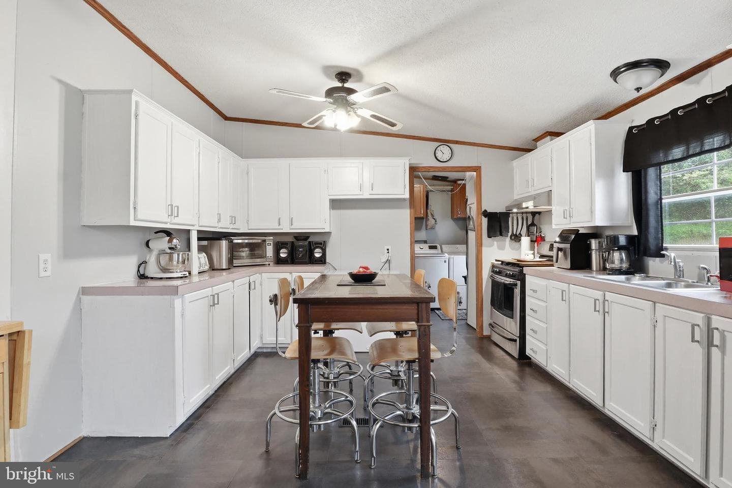 156 Linda Drive photo 11