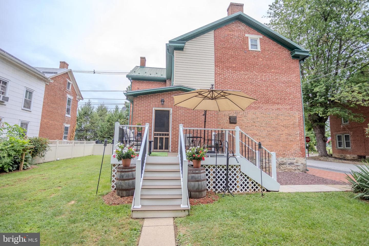 118 E Main Street photo 11