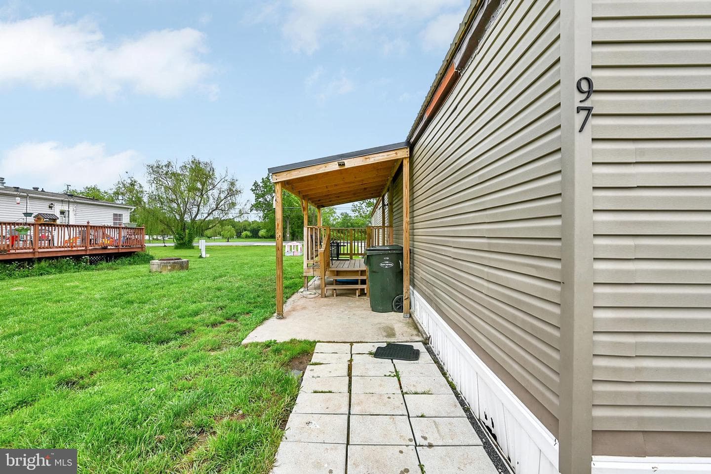97 Sherrill Dr photo 2