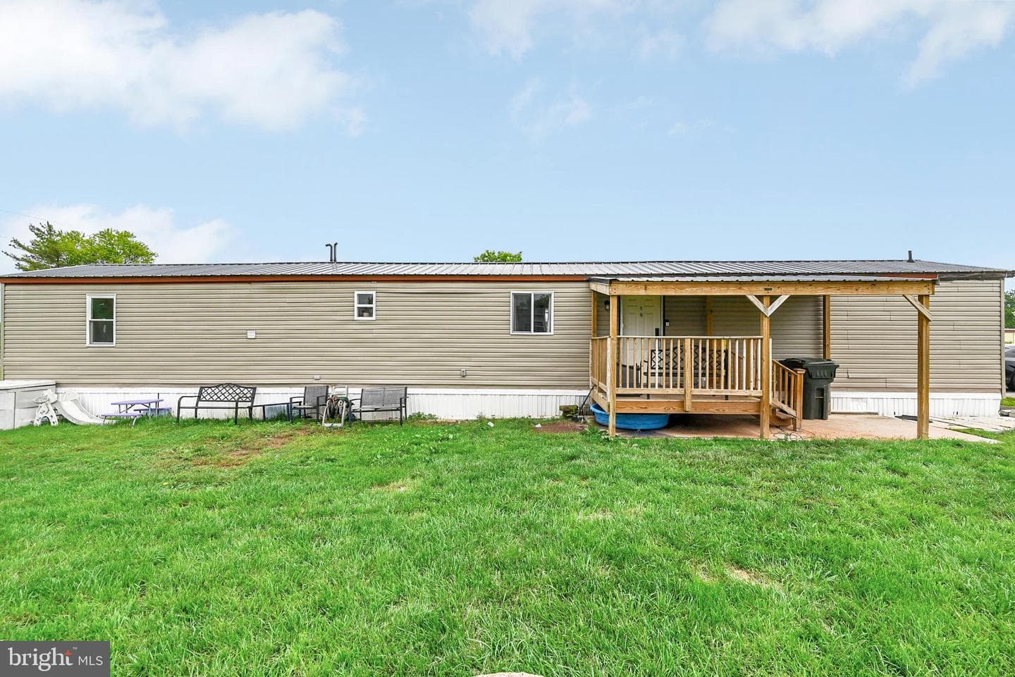 97 Sherrill Dr photo 3