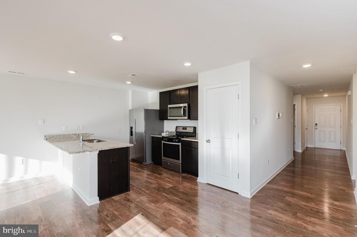 85 River Road photo 19