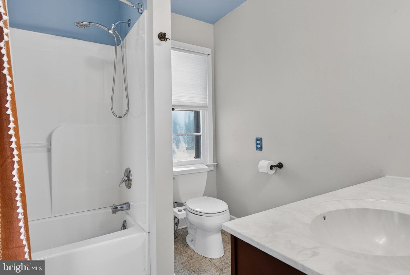 210 Stambach Street photo 20
