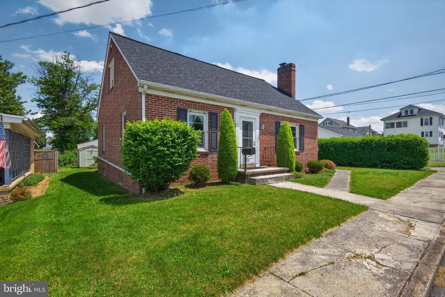 210 Stambach Street photo 3