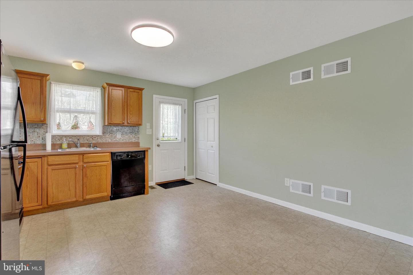 109 W Imperial Drive photo 11