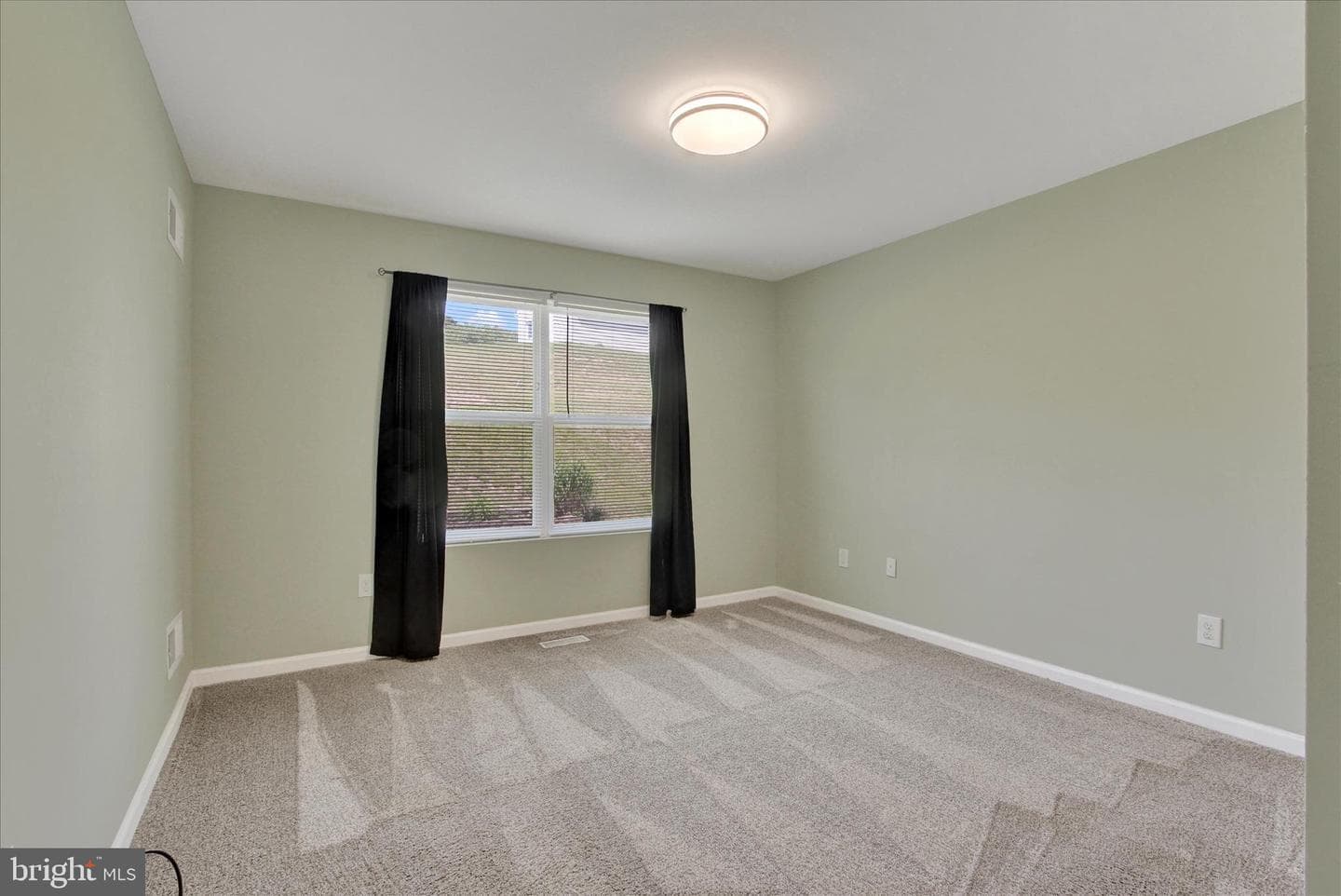 109 W Imperial Drive photo 15