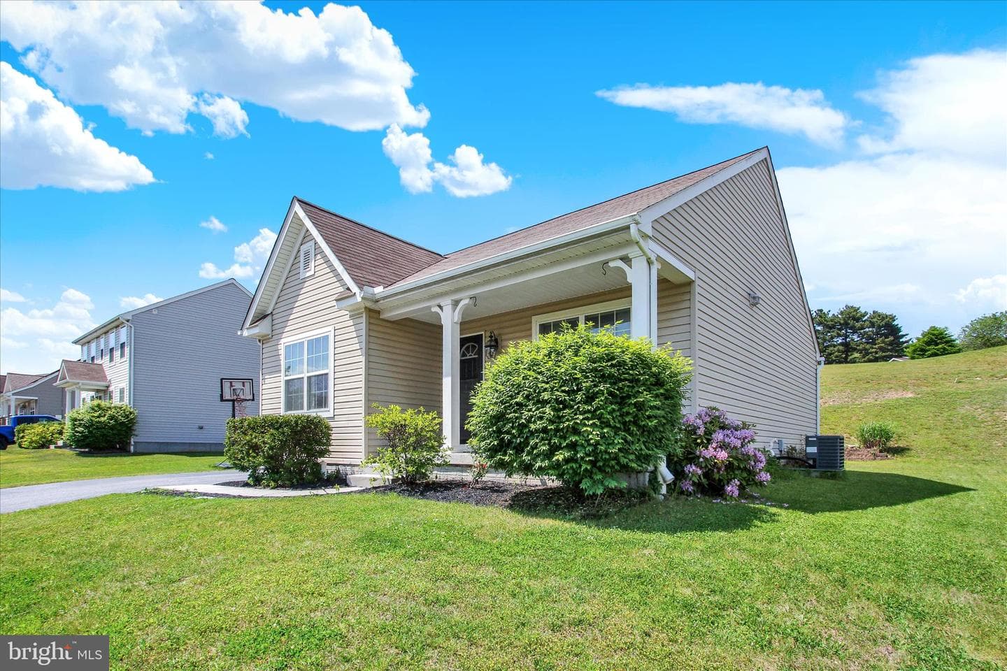 109 W Imperial Drive photo 4