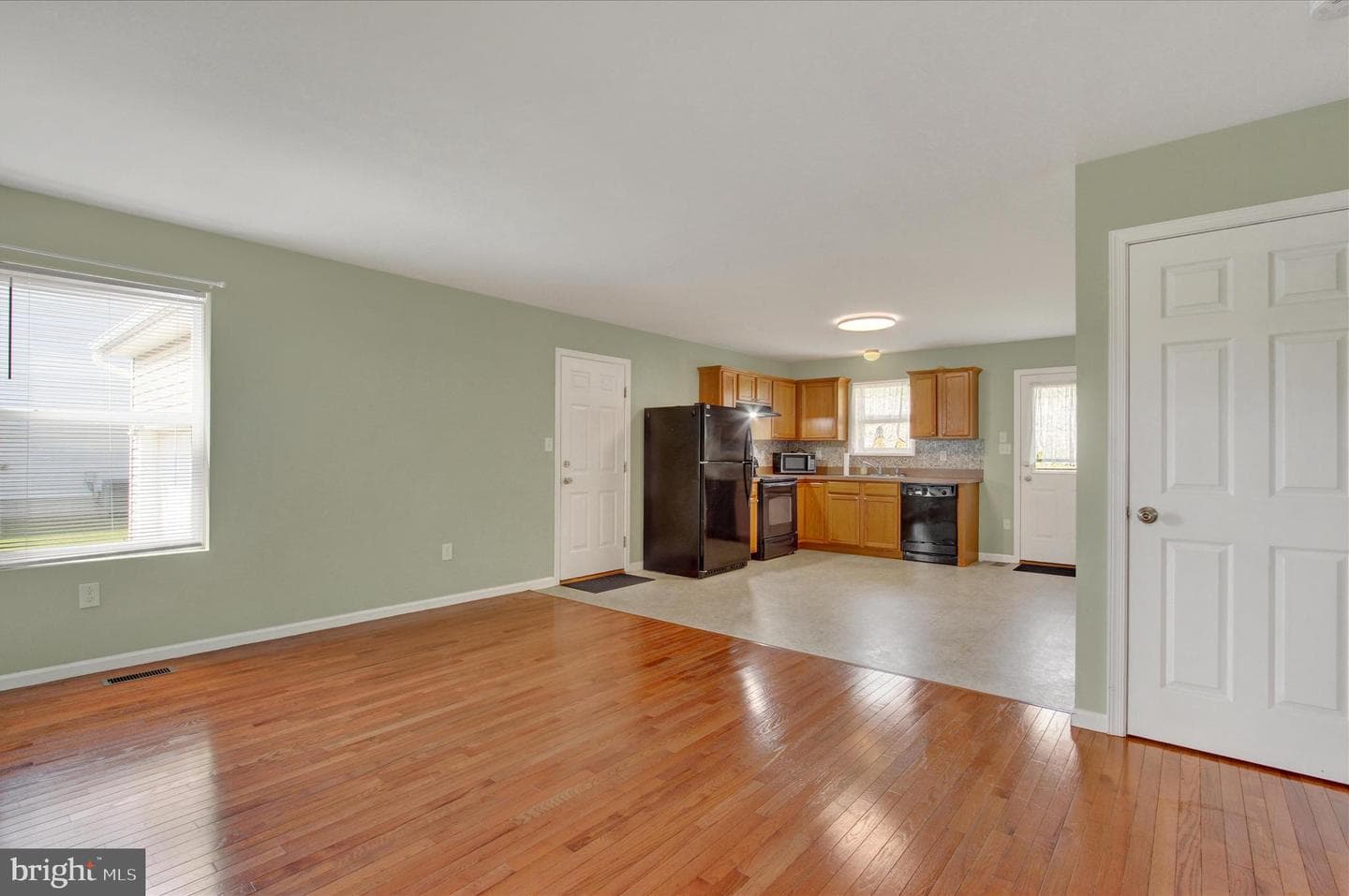 109 W Imperial Drive photo 6