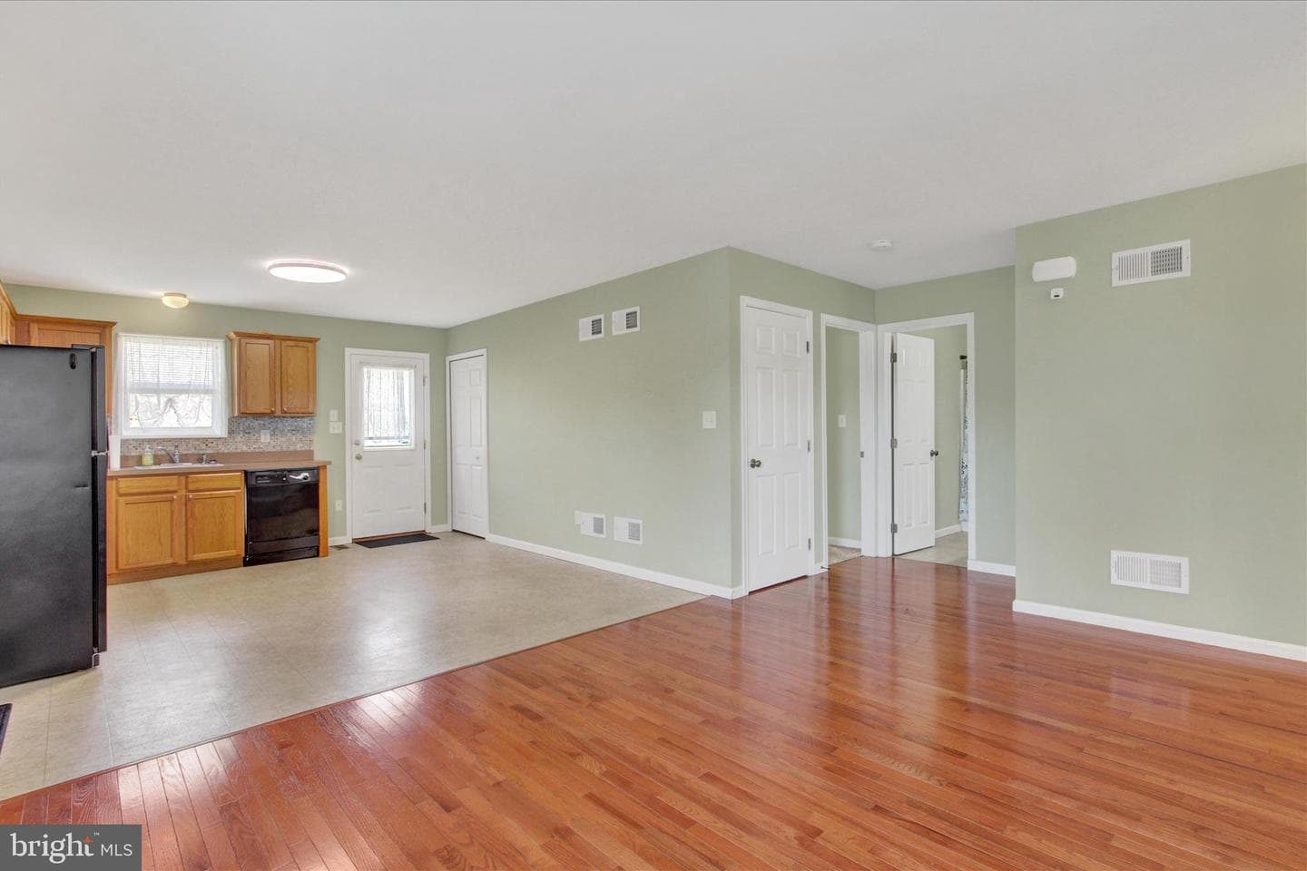109 W Imperial Drive photo 7