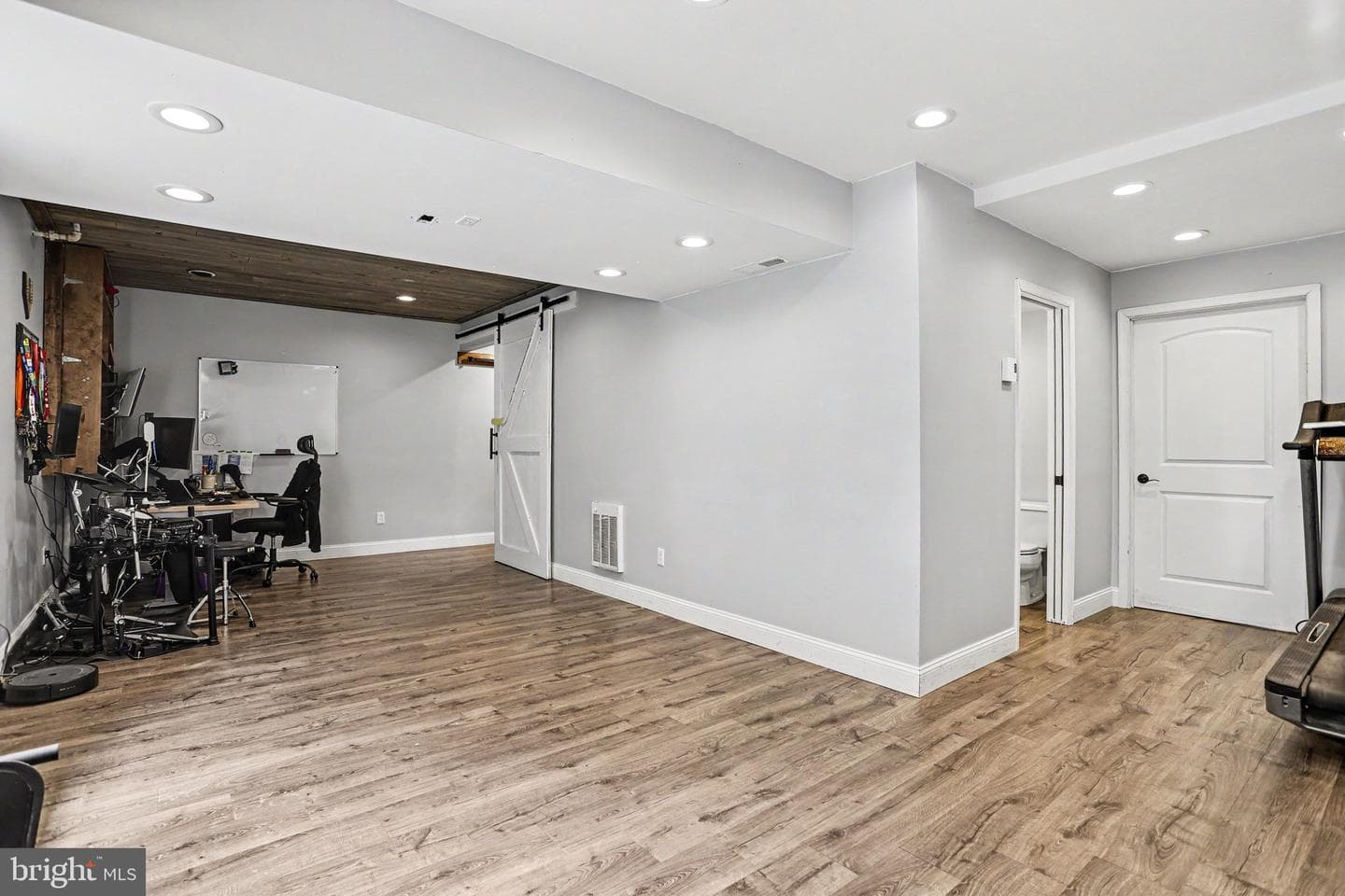 57 E Summit Dr photo 26