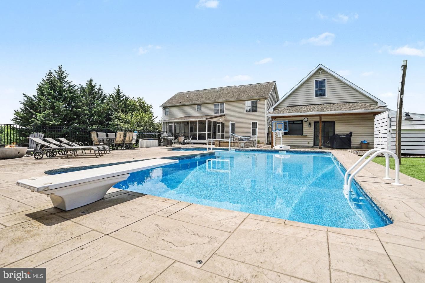 57 E Summit Dr photo 36