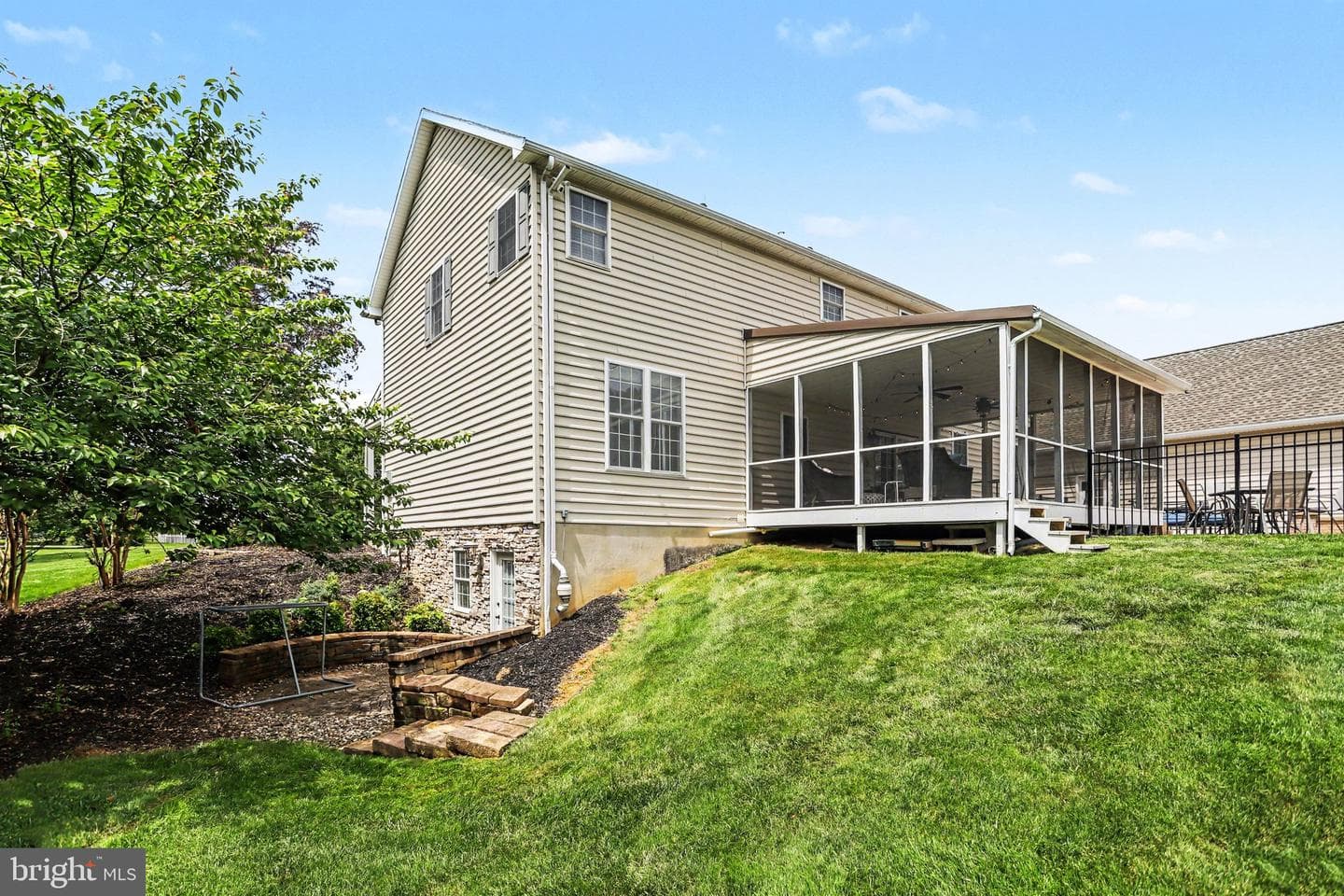 57 E Summit Dr photo 41