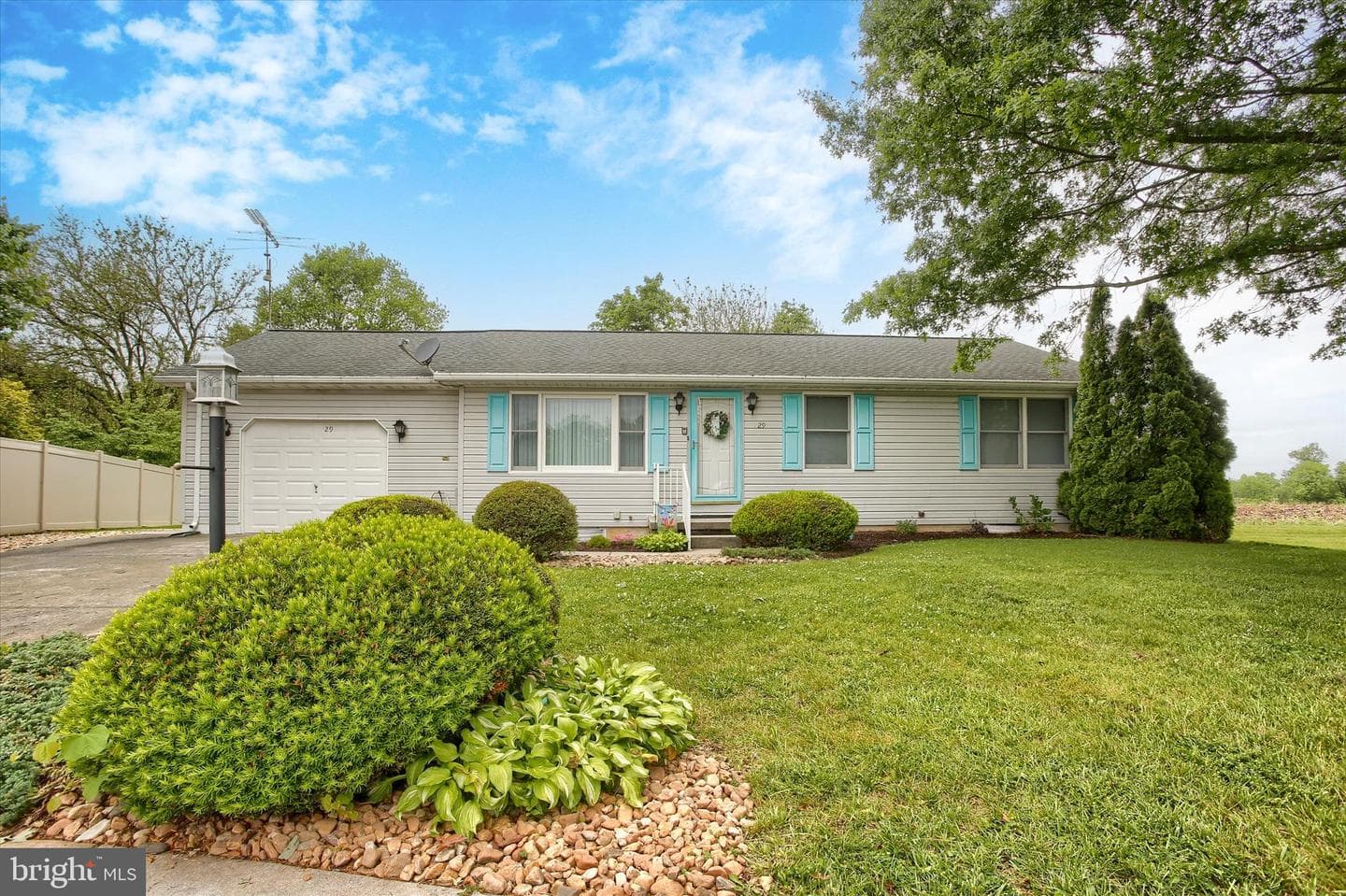 29 Hughes Drive photo 2