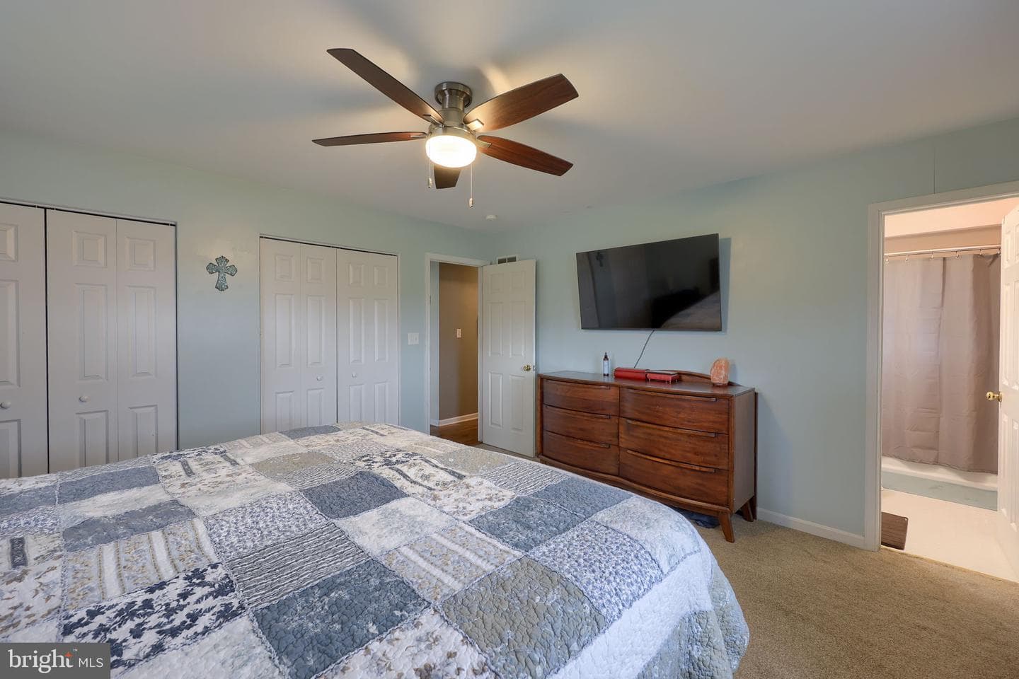 125 Legion Drive photo 2