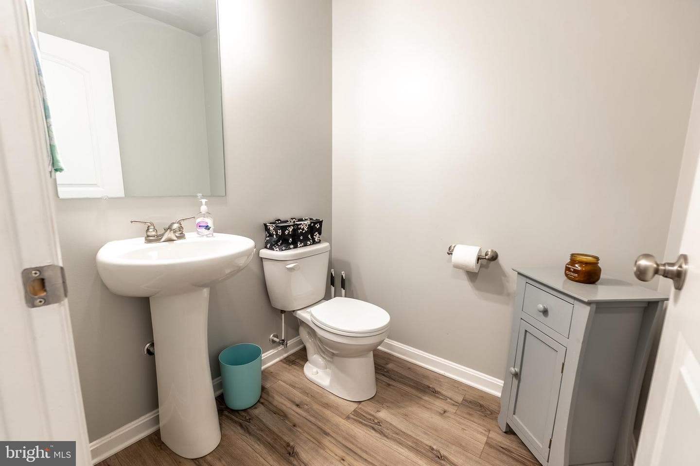 141 Oxford Boulevard photo 13