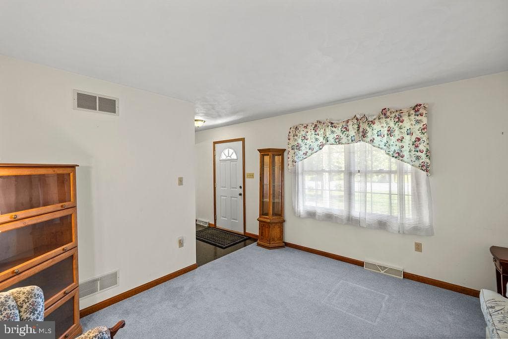 315 Friendship Lane photo 10
