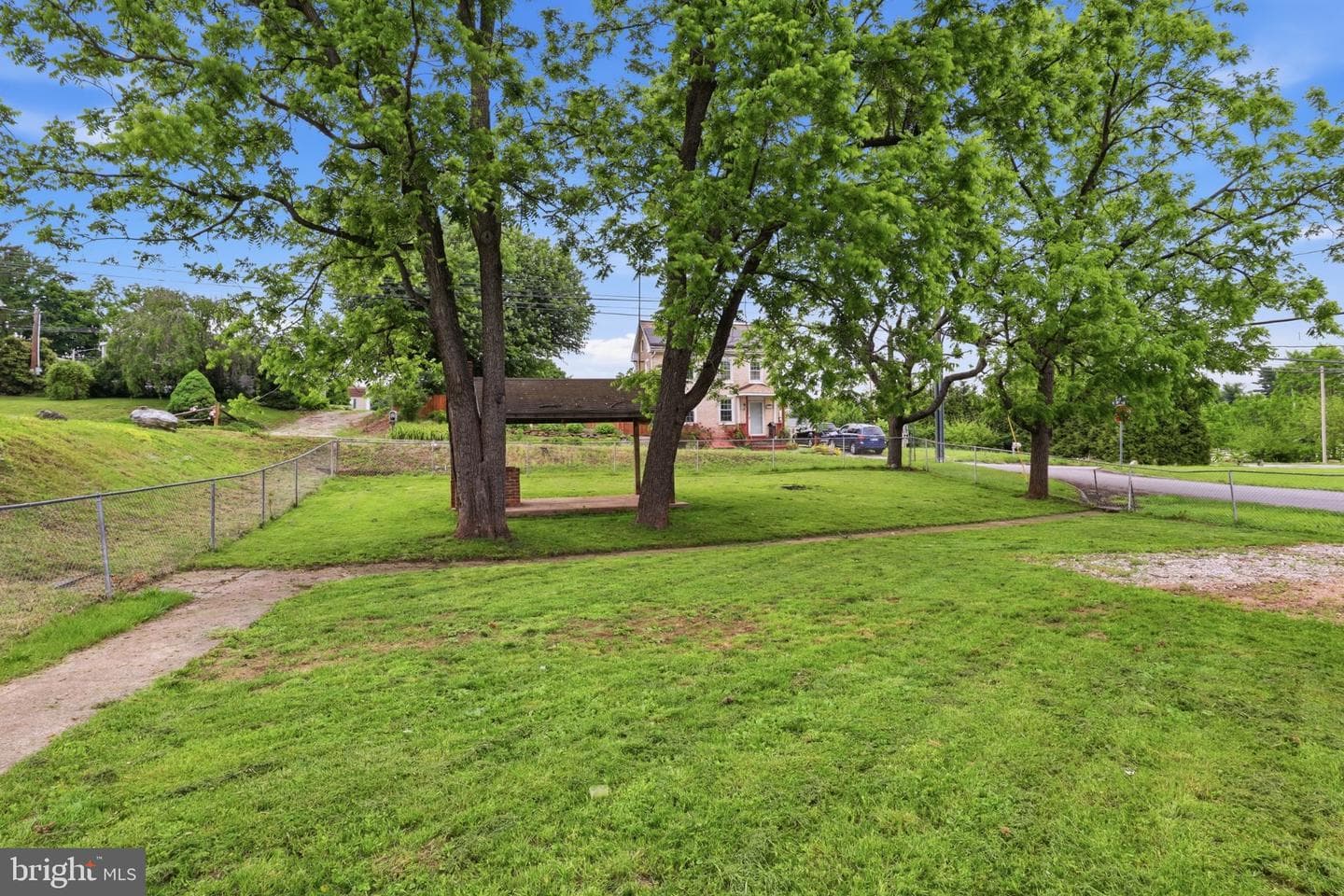 103 W King Street photo 35