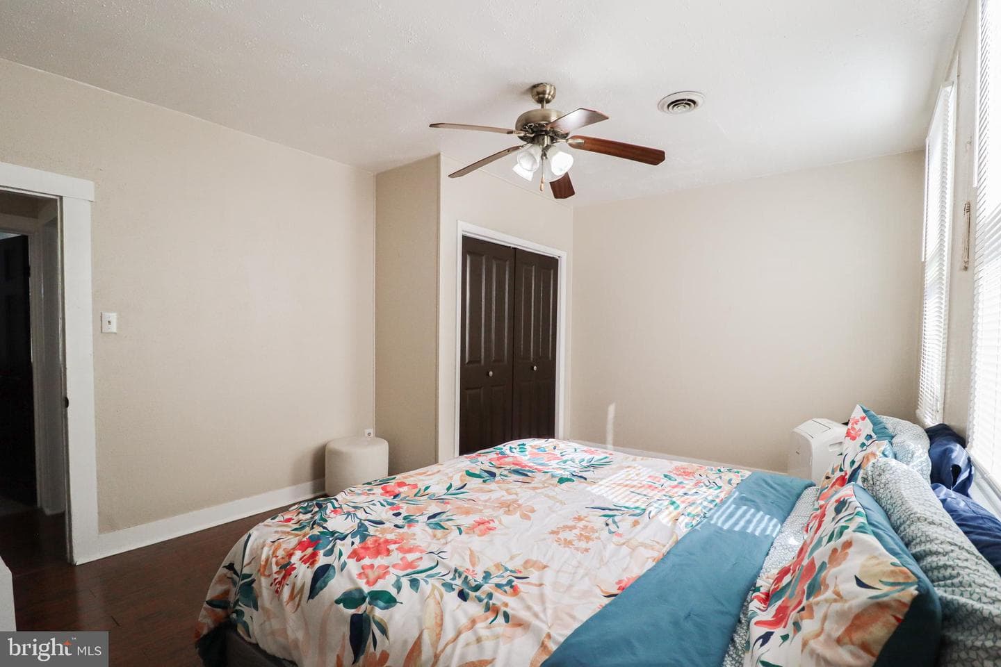 8 Carlisle Street photo 35