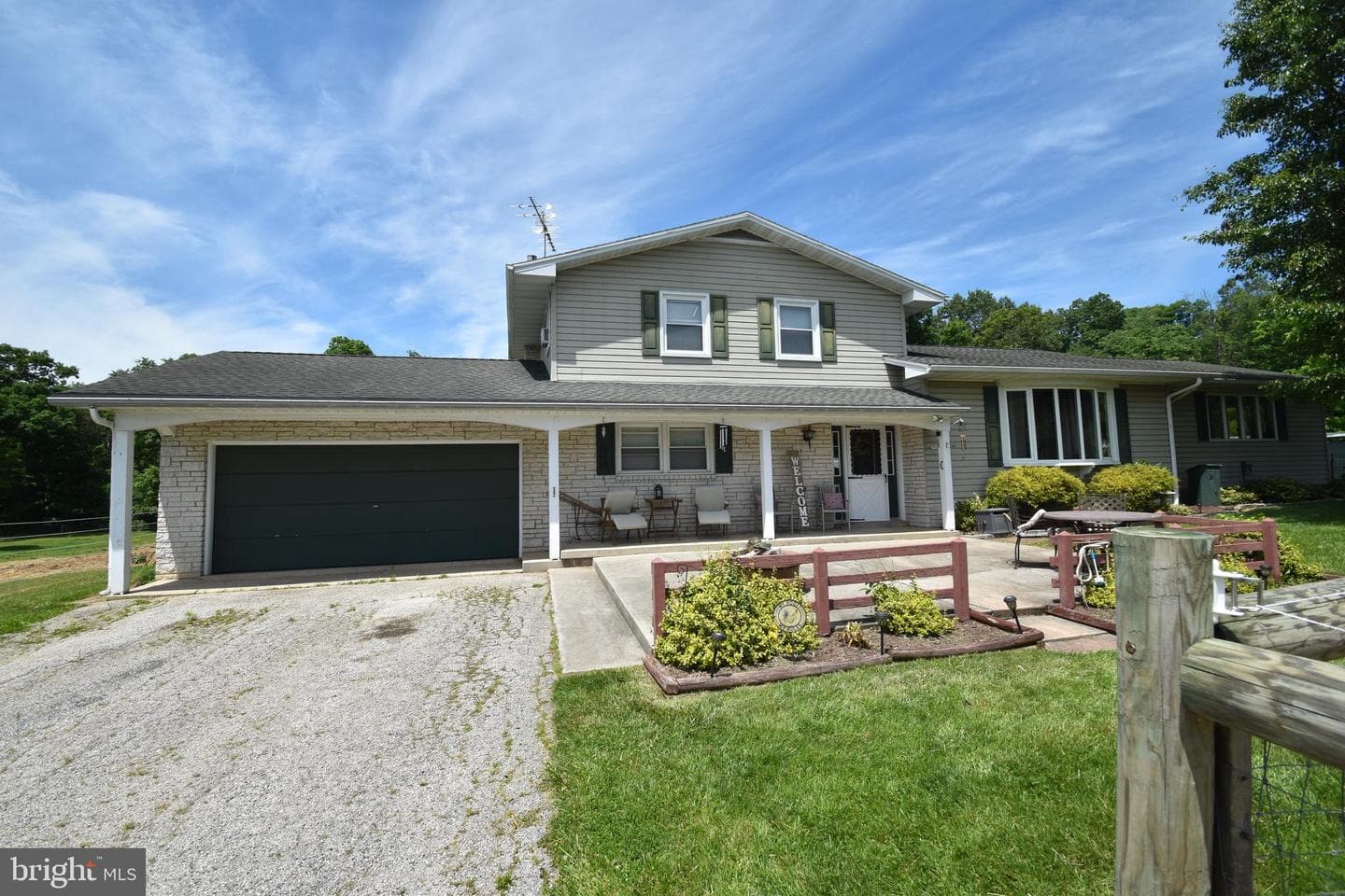 99 Mud College Road photo 1
