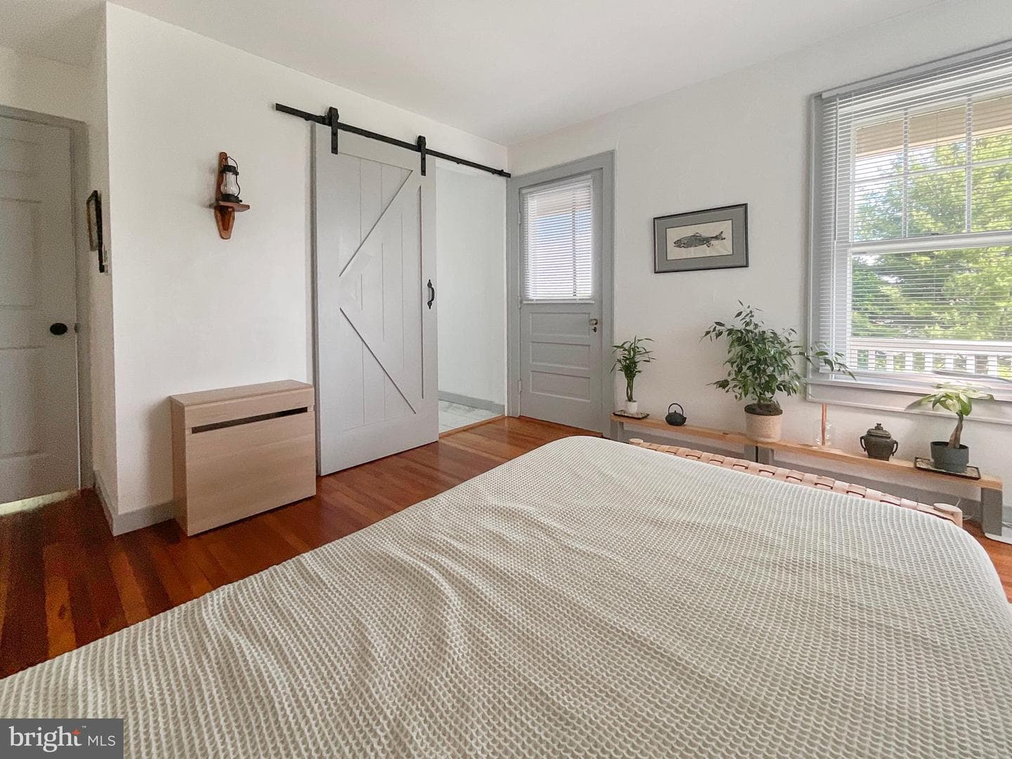 579 E King Street photo 22