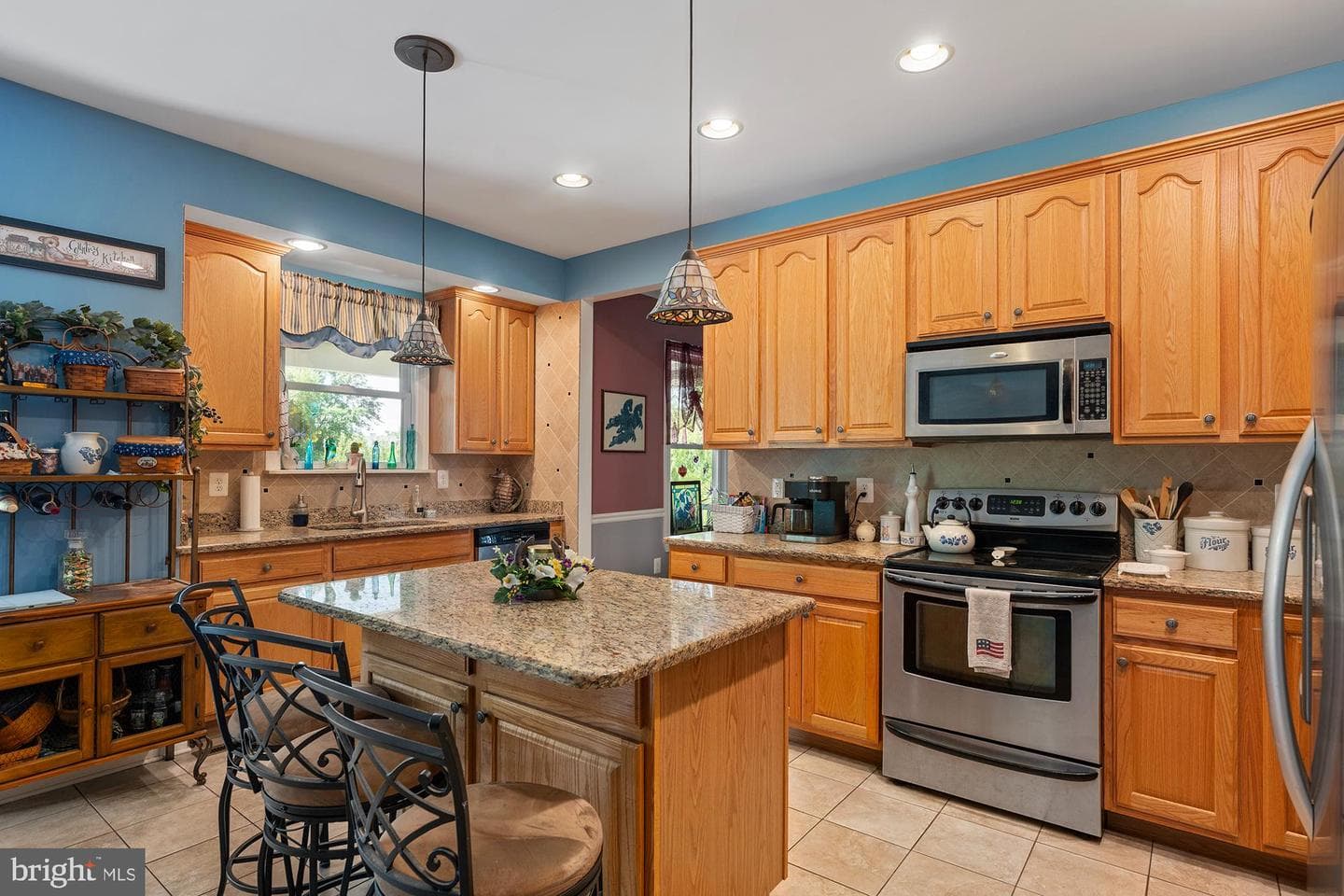 75 Saint Johns Road W photo 17