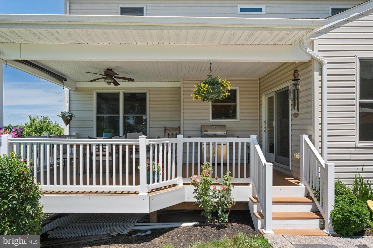 75 Saint Johns Road W photo 57