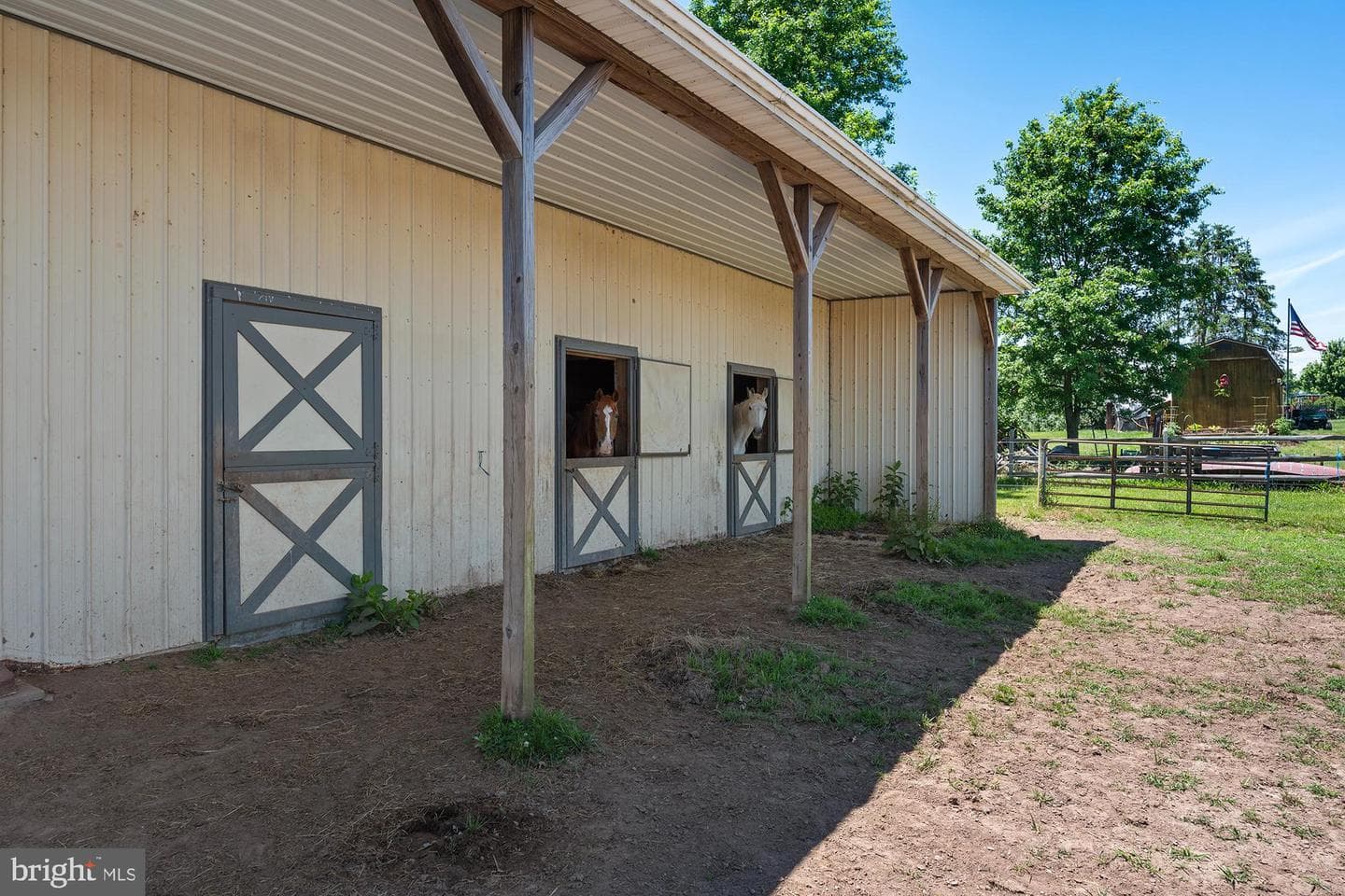 75 Saint Johns Road W photo 71