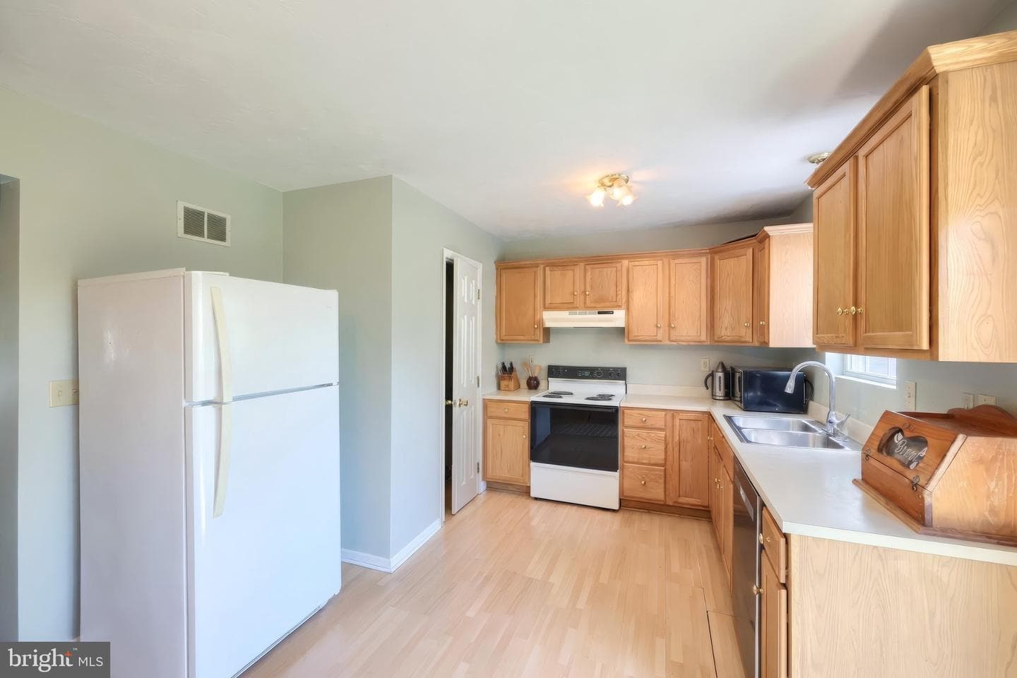 112 Billerbeck Street photo 13